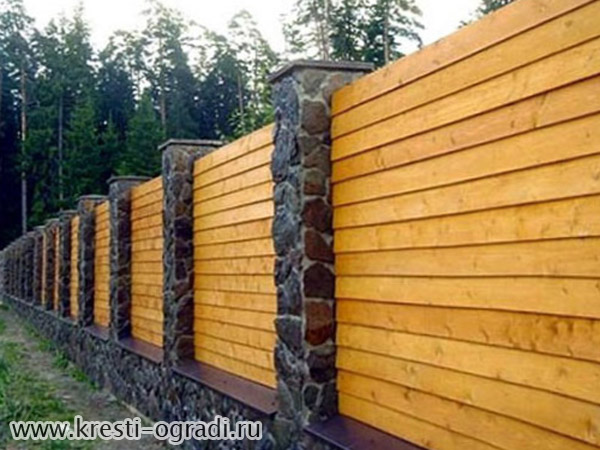 Деревянная ограда